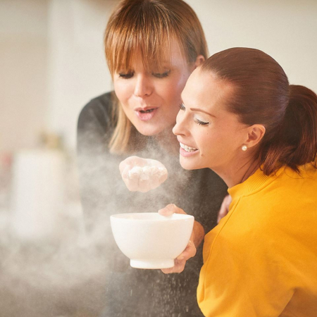 Borítókép: Diós és mákos bejglisütés Dobó Katával - VIDEÓ