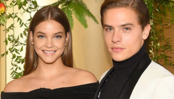 Borítókép: Videón, ahogy Palvin Barbarának szurkol szerelme, Dylan Sprouse a VS shown