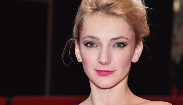 Borítókép: Büszkeség: a Trónok harca sztárjával játszik együtt új filmjében Borbély Alexandra