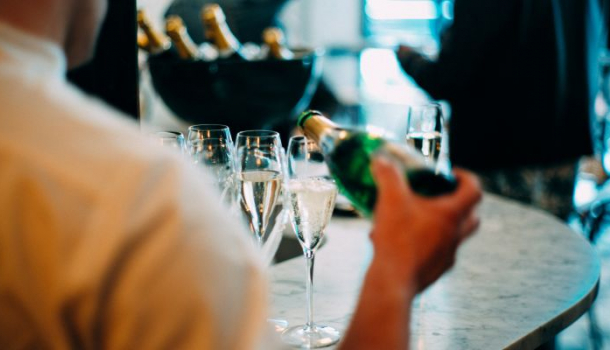 Borítókép: 10 izgalmas tény, amit nem tudtál a pezsgőről