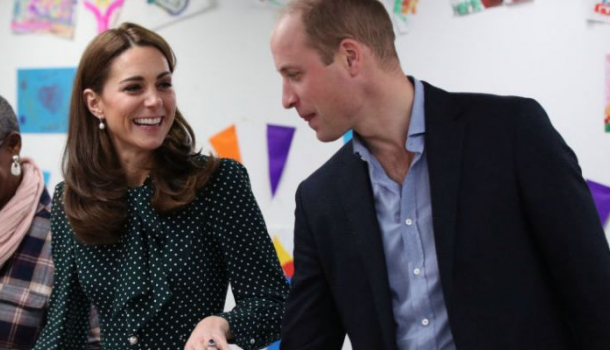 Borítókép: Elképesztően cuki karácsonyi portrén pózol Vilmos herceg és családja