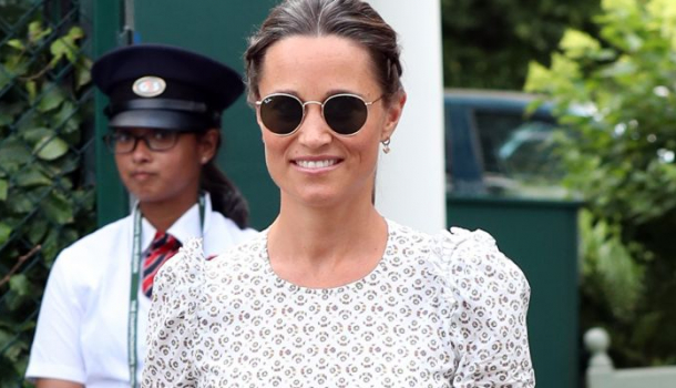 Borítókép: Ez nem létezik: 3 hónappal a szülés után Pippa Middleton bikiniben büszkélkedett el lapos hasával