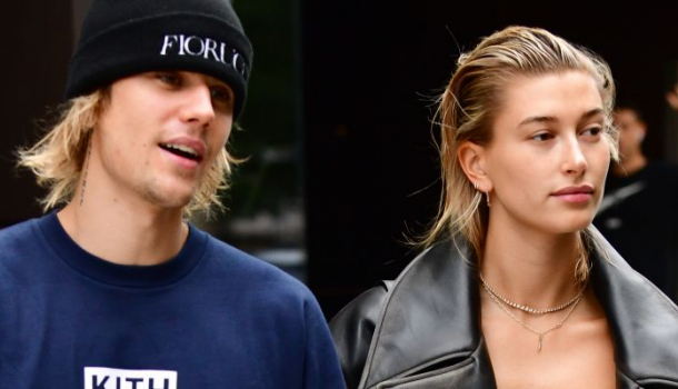Borítókép: BRÉKING: Hailey Baldwin tetőtől talpig Nanushkában