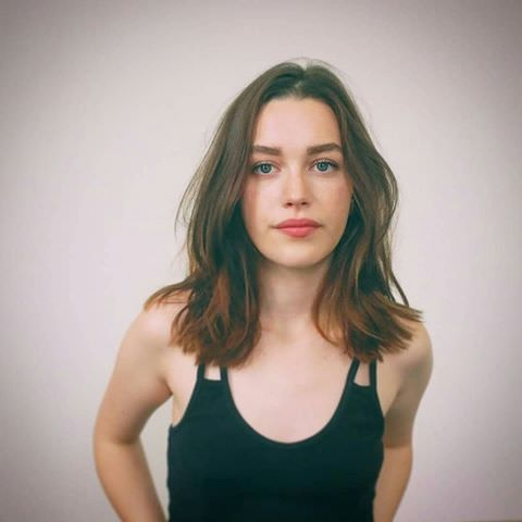 Victoria Pedretti,you,penn badgley