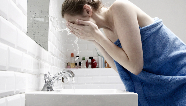 Borítókép: A 60-másodperces szabály, ami csodát tesz az arcbőröddel