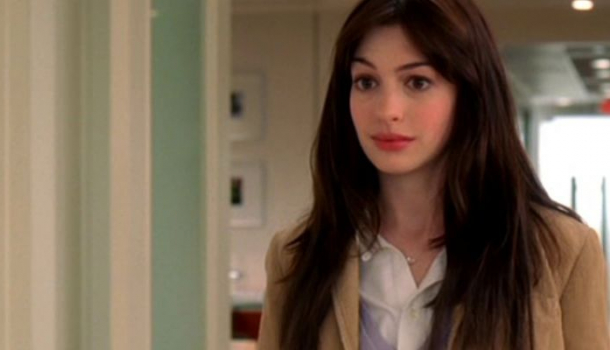 Borítókép: “Eladtad a lelked, amikor felvetted a Jimmy Choo szandált!”