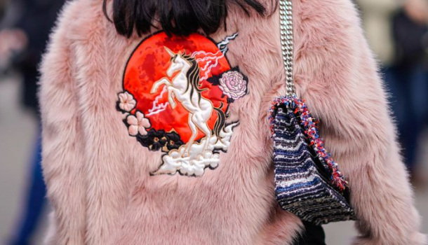 Borítókép: Akarok egy új Burberry sálat!