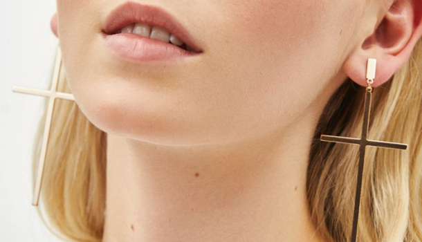 Borítókép: Megfizethető árú kiegészítők: fülbevalók 2000 Ft alatt!