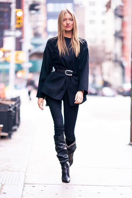 modell,fekete outfit,fekete szett,mit viseljek,szőke nő,szőke modell,szexi stílus,randiszett,Martha Hunt,leggings