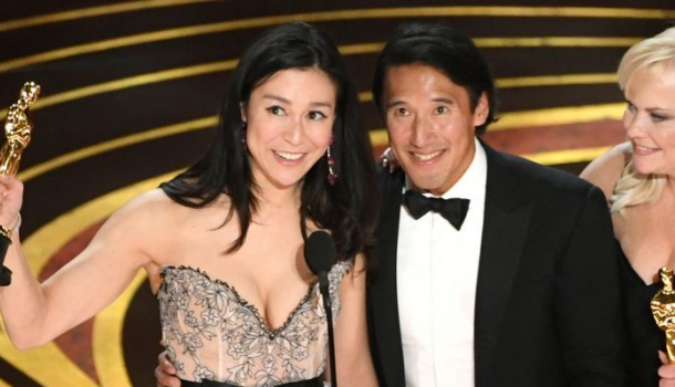 Borítókép: A 91. Oscar-gála legjobb dokumentumfilmjéért járó díjat átvehette...