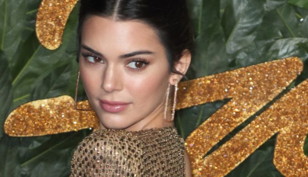 Borítókép: Itt a tanga, hol a tanga? Ettől felmegszik a hangulat otthon!