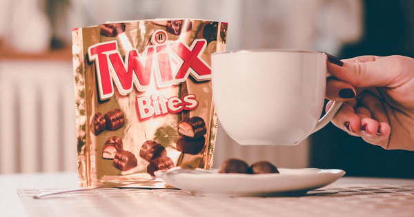 Borítókép: Szívesen találkozol barátaiddal egy finom kávé vagy tea mellett? Kínálj mellé Twix Bites-ot és nyerj egy utat Srí Lankára!