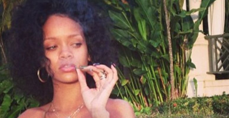 weed marihuana,marihuana,rihanna,Rihanna smoke weed