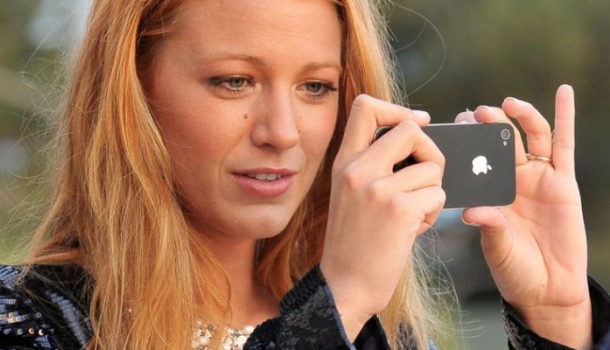 Borítókép: 3 az igazság - még telefonokkal kapcsolatban is