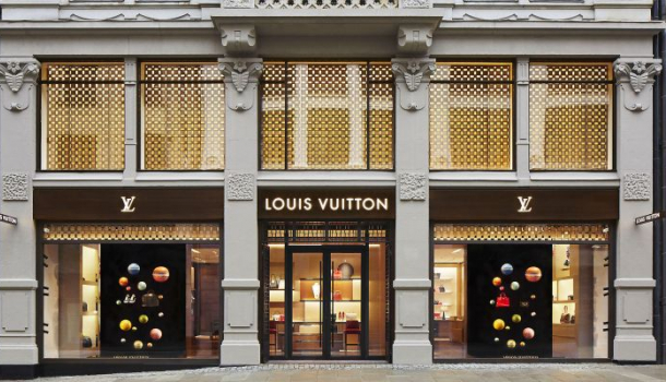 Borítókép: Az UFO táska, amit most imádnak a sztárok – GALÉRIA