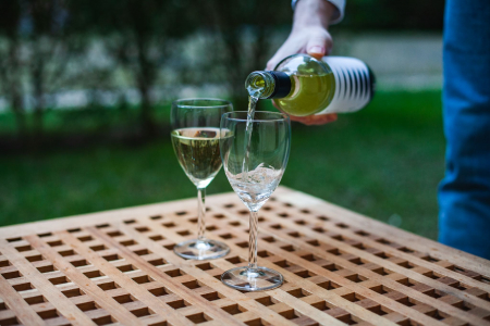 Borítókép: Illik, nem illik? – Néhány szabály borozáshoz