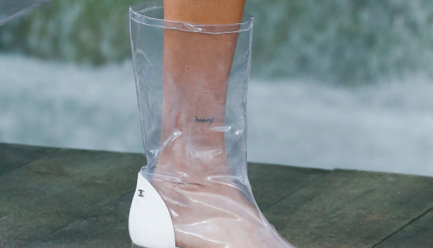 Borítókép: Veszélyesek az átlátszó cipők?