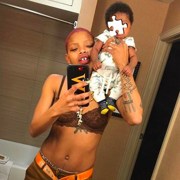 Várandósok,várandósság,a várandósság első jelei,a várandósság 9 hónapja,a várandósság 40 hete szülés,rihanna,slick woods,szexi terhes,szexi várandós,kifutó,szülés a kifutón,várnadós modell,modell,fekete modell