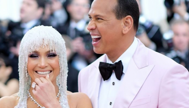 Borítókép: Kinek formásabbak az idomai?