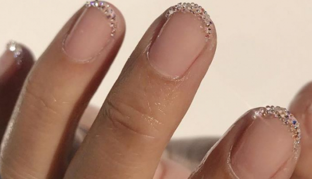 Borítókép: Ezzel dobd fel az uncsi francia manikűrt, ha egy kis izgalomra vágysz