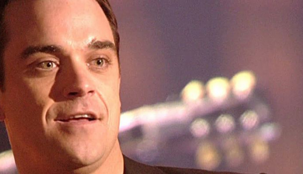 Borítókép: Robbie Williams: "Nem akarom, hogy a feleségem borotválja a hátsó fertályam"