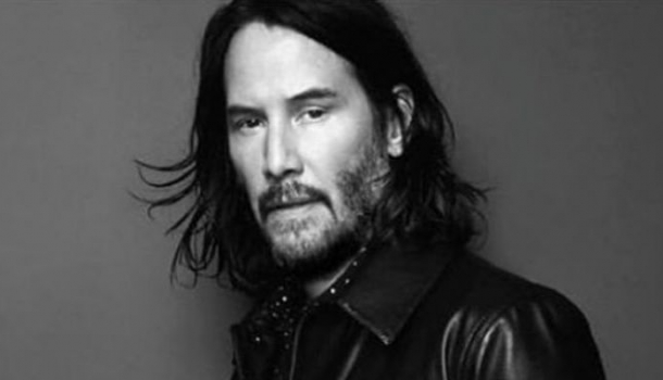 Borítókép: Keanu Reeves vállalhatatlanul is szexi 