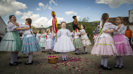 Borítókép: Pünkösdi Örökség Ünnep a Skanzenben 