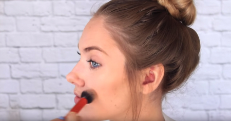 Borítókép: Oké, hogy videóból tanuljak sminkelni, de melyikből?