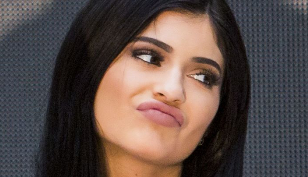 Borítókép: A barna vagy a szőke a jobb barátnő?