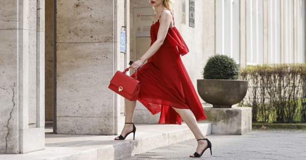 Borítókép: Így öltöznek a nők, akik gazdag pasit fognak