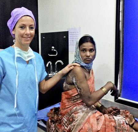 Borítókép: Misszióból passzió: egy magyar plasztikai sebésznő kalandjai Kenyában