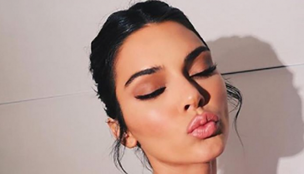 Borítókép: Ezzel a szemhéjtussal robbantotta fel a netet Kendall