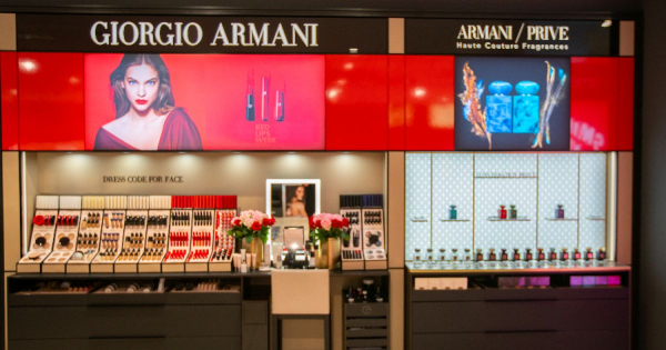Borítókép: Megnyitott a Giorgio Armani Beauty szépségstandja a MOM Parkban