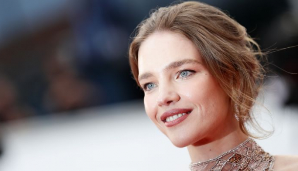 Borítókép: A 37 éves szupermodellnek már 17 éves a fia