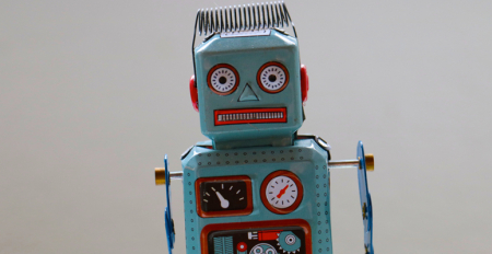 Borítókép: Tökéletes családtag válhat a robotból, jön az R-generáció