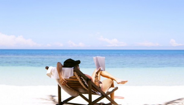 Borítókép: Letehetetlen könyvek a strandra