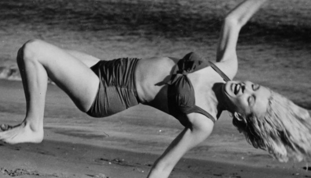 Borítókép: Elárverezték a szexszimbólum bizarr tárgyait