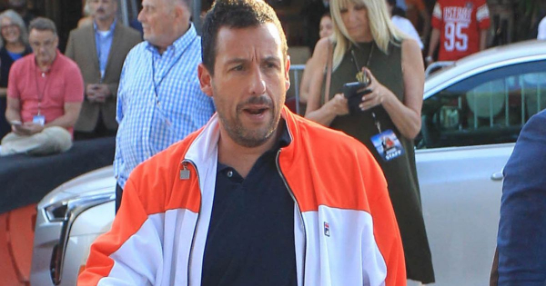 Megtörte a csendet: Adam Sandler teljesen összetört
