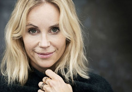 Sofia Helin svéd színésznő 47 éves