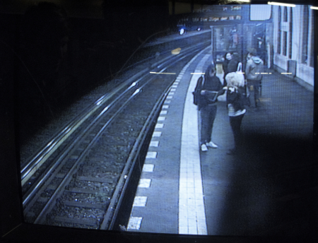 Borítókép: Felvételek szerint az emberek igenis közbelépnek erőszakos helyzetben