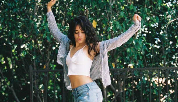 Borítókép: Szorongásáról és félelmeiről vallott a fiatal énekesnő