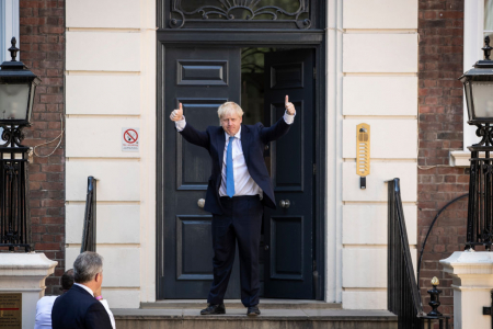 Borítókép: A legviccesebb tweetek és mémek Boris Johnson miniszterelnökké választásáról