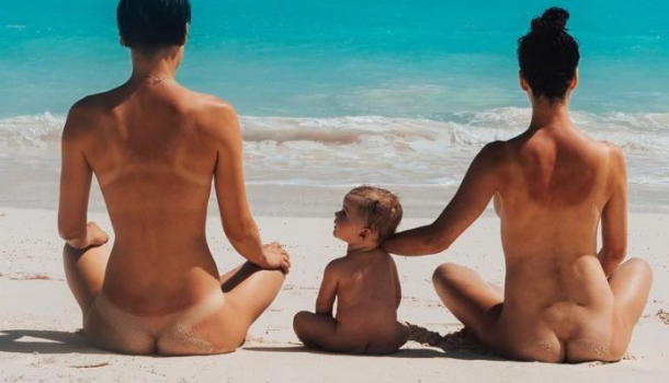 Borítókép: Szabad pucérkodni, de kreatívan!