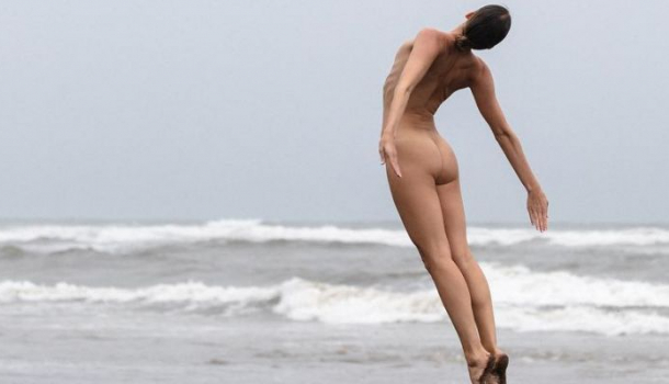 Borítókép: A nők 34 évesen a legboldogabbak – meztelenül!