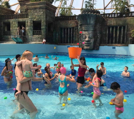 Borítókép: #kikapcs - Családi vízikaland az Aquaworld élményfürdőben