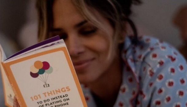 Borítókép: Az Oscar-díjas színésznőt kínos helyzetbe hozta a fia