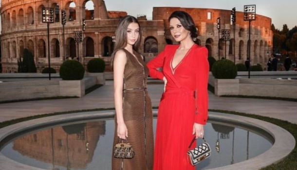 Borítókép: Csillagként ragyognak a címlapon