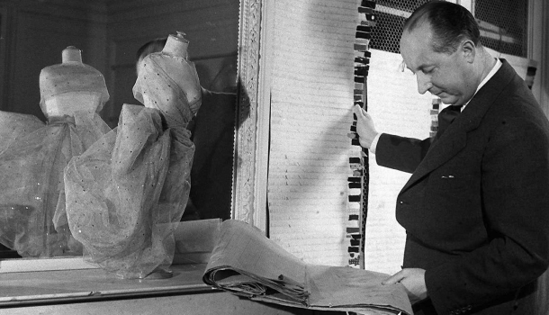 Borítókép: 10 varázslatos önéletrajzi könyv divattervezőkről, őszi estékre