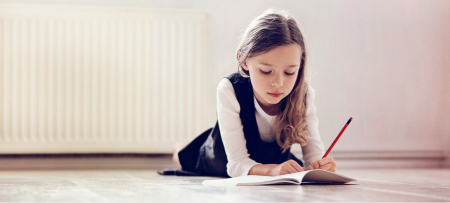 Borítókép: Mennyit kell foglalkoznod a gyereked házifeladatával?