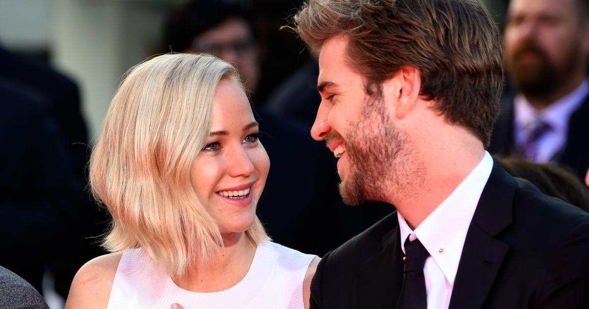 jennifer lawrence,liam hemsworth